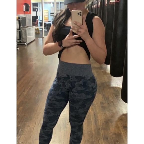 Meet your Posher, Andrea - Picture 3 of 3